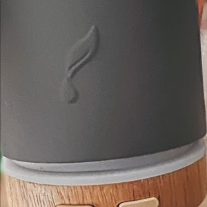 Young Living Ember Diffuser, Terracotta Clay, Base wood/rubber, 8 light options